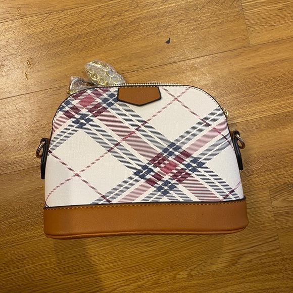 Small cross body purse. - Picture 1 of 1